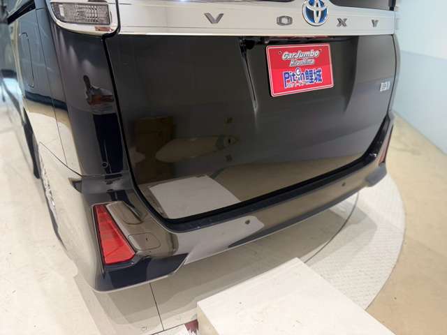 トヨタ ヴォクシー １．８ ハイブリッド ＺＳ 煌ＩＩＩ R3年 (中国) 99