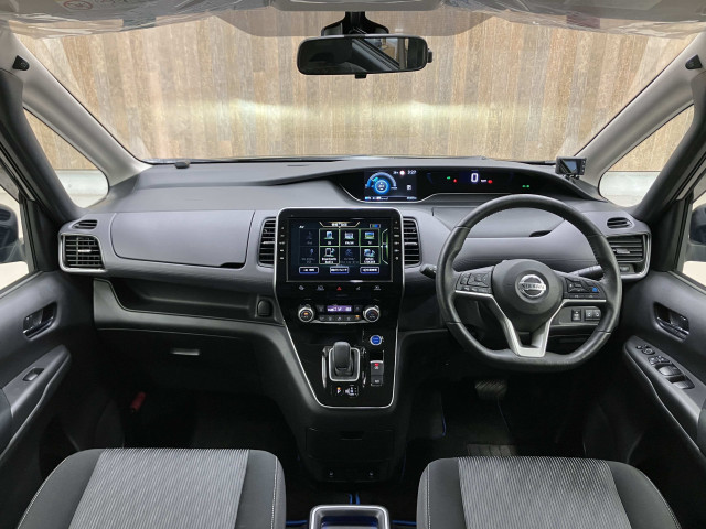 日産 セレナ １．２ Ｅ－ＰＯＷＥＲ ハイウェイスター Ｖ R1年 () 99