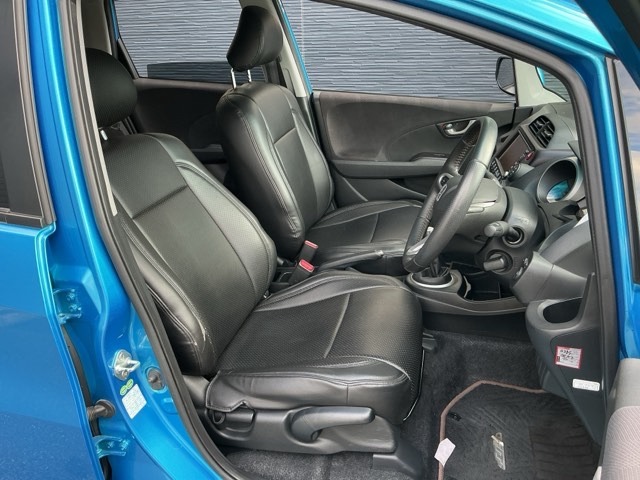 ホンダ フィット １．５ ＲＳ H22年 (近畿) 99