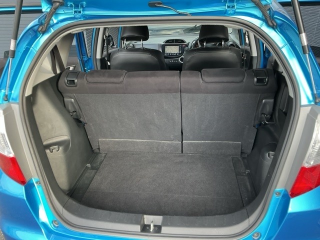 ホンダ フィット １．５ ＲＳ H22年 (近畿) 99