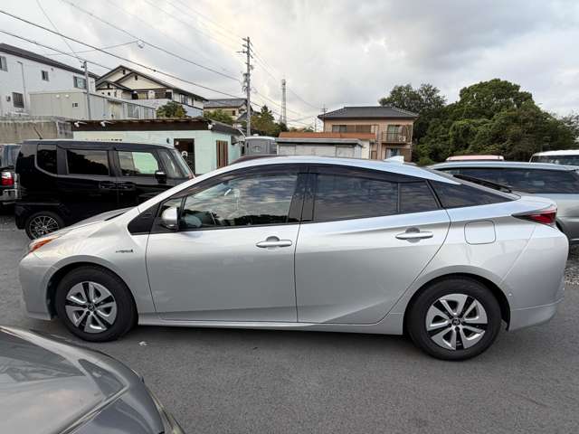 トヨタ プリウス １．８ Ａ H29年 () 99