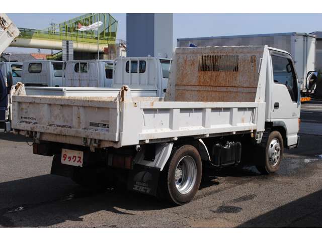 いすゞ エルフ ５．０Ｄ 全低床ダンプ 積載３Ｔ H13年 (東海) 99