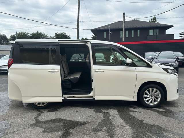 トヨタ ノア ２．０ Ｇ R4年 (関東) 99