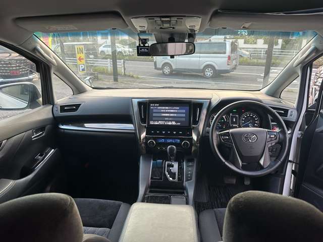 トヨタ アルファード　ハイブリッド ハイブリッド ２．５ Ｓ Ｅ－ＦＯＵＲ ４ＷＤ R1年 (関東) 99