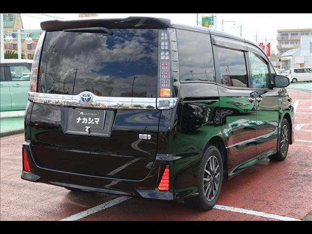 トヨタ ヴォクシー ＨＹＢＲＩＤ ＺＳ煌ＩＩ ７人乗リ H28年 (関東) 99