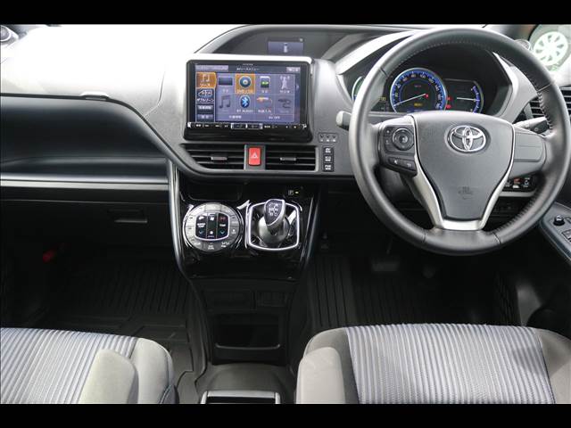 トヨタ ヴォクシー ＨＹＢＲＩＤ ＺＳ煌ＩＩ ７人乗リ H28年 (関東) 99