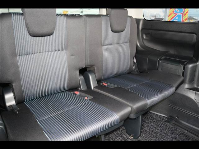 トヨタ ヴォクシー ＨＹＢＲＩＤ ＺＳ煌ＩＩ ７人乗リ H28年 (関東) 99