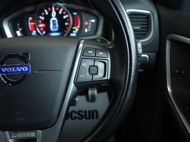 ボルボ Ｖ６０ Ｔ５　Ｒデザイン H26年 (関東) 99