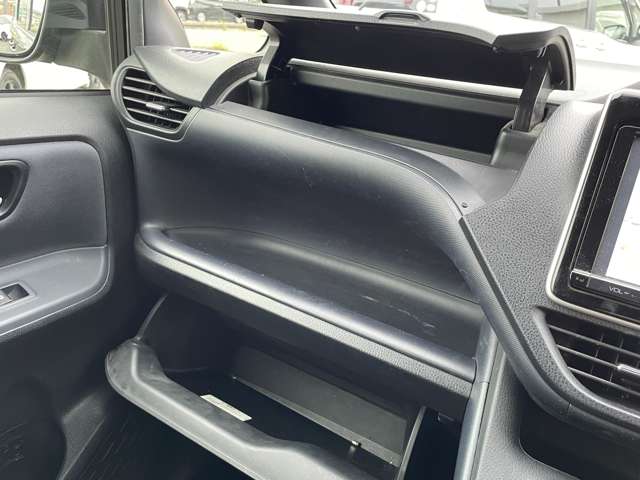 トヨタ ヴォクシー ２．０ ＺＳ H26年 (東海) 99