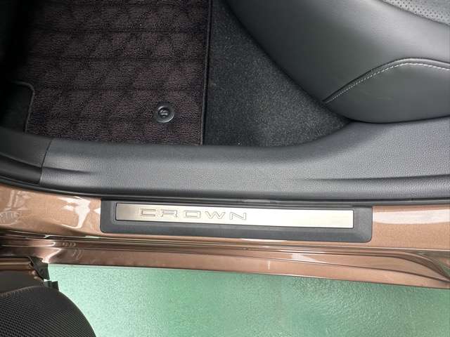 トヨタ クラウン ２．５ Ｚ ハイブリッド車 R7年 (東海) 99