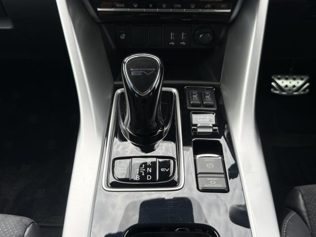 三菱 エクリプス　クロス　ＰＨＥＶ ＰＨＥＶ ２．４ Ｐ ４ＷＤ R3年 (甲信越・北陸) 99