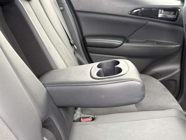 三菱 エクリプス　クロス　ＰＨＥＶ ＰＨＥＶ ２．４ Ｐ ４ＷＤ R3年 (甲信越・北陸) 99