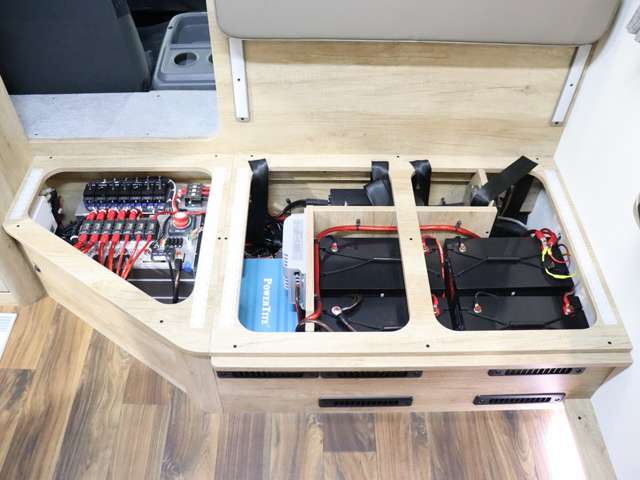 トヨタ カムロード キャンピング R5年 (北海道) 99