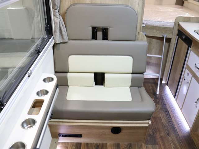 トヨタ カムロード キャンピング R5年 (北海道) 99