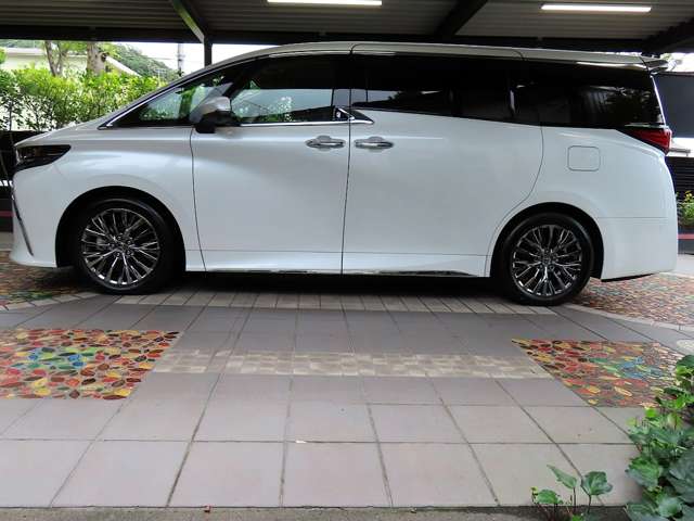 トヨタ アルファード　ＰＨＥＶ プラグインハイブリッド ２．５ エグゼクティブ ラウンジ Ｅ－ＦＯＵＲ ４ＷＤ R7年 (関東) 99