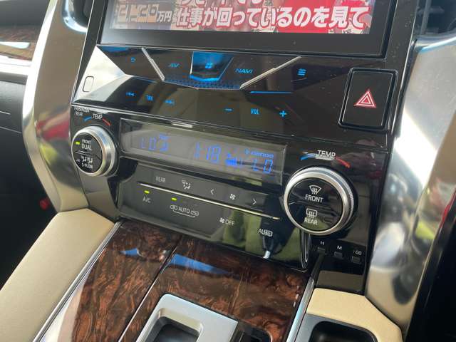 トヨタ ヴェルファイア　ハイブリッド ハイブリッド ２．５ Ｘ Ｅ－ＦＯＵＲ ４ＷＤ H30年 (東北) 99