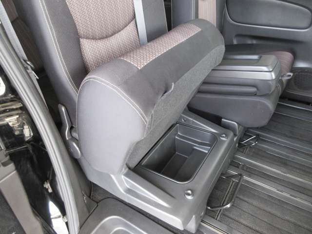 日産 セレナ ２．０ ハイウェイスター Ｖセレクション＋ＳＡＦＥＴＹ Ｓ－ＨＹＢＲＩＤ H28年 (関東) 99
