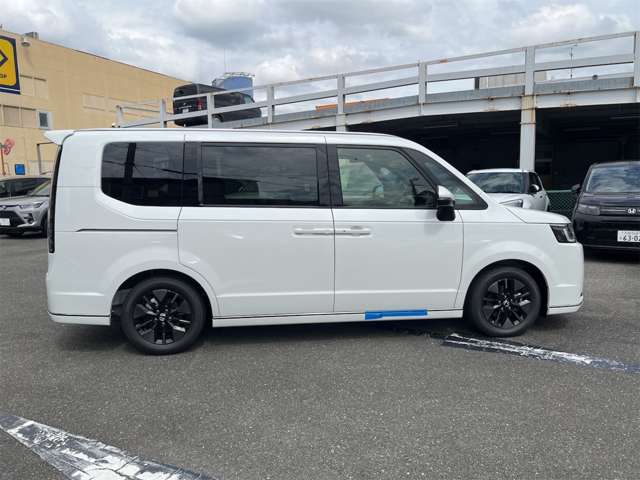 ホンダ ステップワゴン　ハイブリッド ２．０ Ｅ：ＨＥＶ スパーダ R8年 () 99