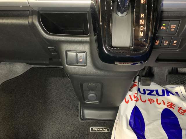 スズキ スペーシア ６６０ カスタム ハイブリッド ＸＳターボ R1年 () 99