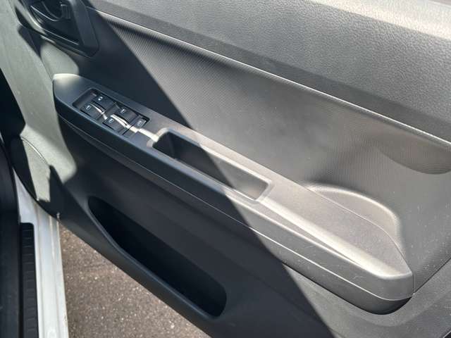ダイハツ ミラ　イース ６６０ Ｌ ＳＡＩＩＩ R3年 () 99