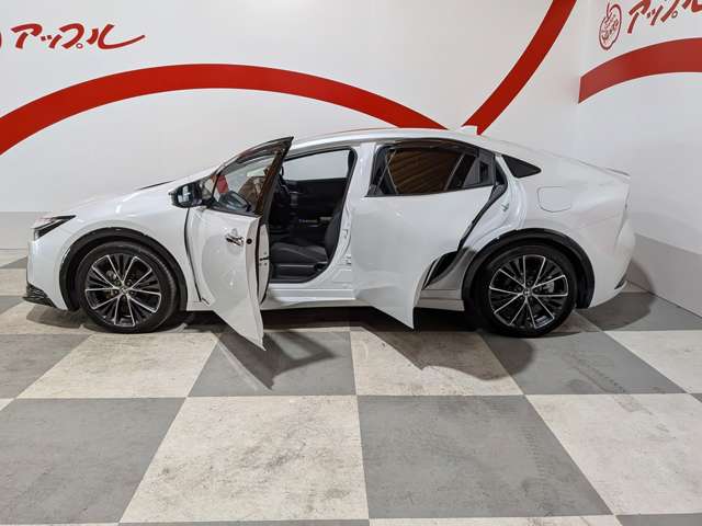 トヨタ プリウス ２．０ Ｚ Ｅ－ＦＯＵＲ ４ＷＤ R6年 (東北) 99