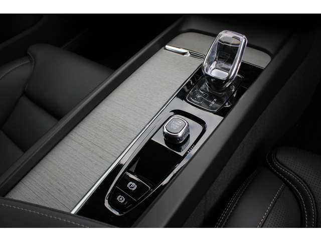 ボルボ Ｖ６０ ウルトラ　Ｂ４ R8年 (近畿) 99
