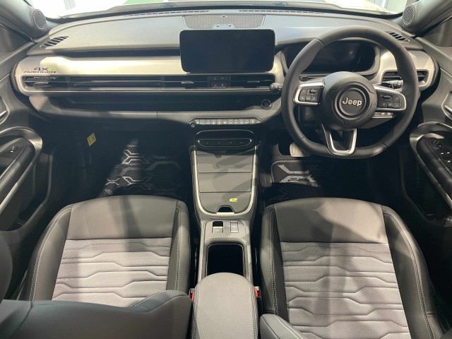 ジープ アベンジャー ４ＸＥ ハイブリッド ローンチ エディション ４ＷＤ R8年 () 99