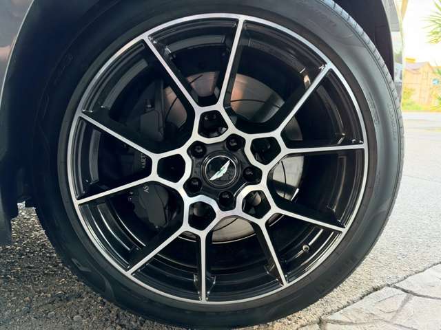 アストンマーティン ＤＢＸ ４．０ ４ＷＤ R3年 (東海) 99