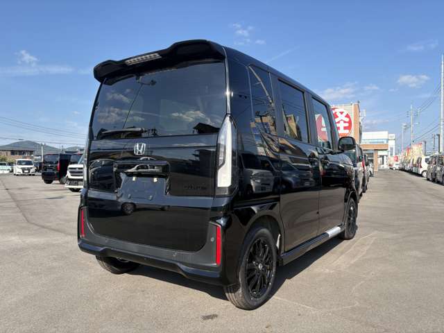 ホンダ Ｎ　ＢＯＸ カスタム ６６０ ブラック スタイル R8年 (中国) 99