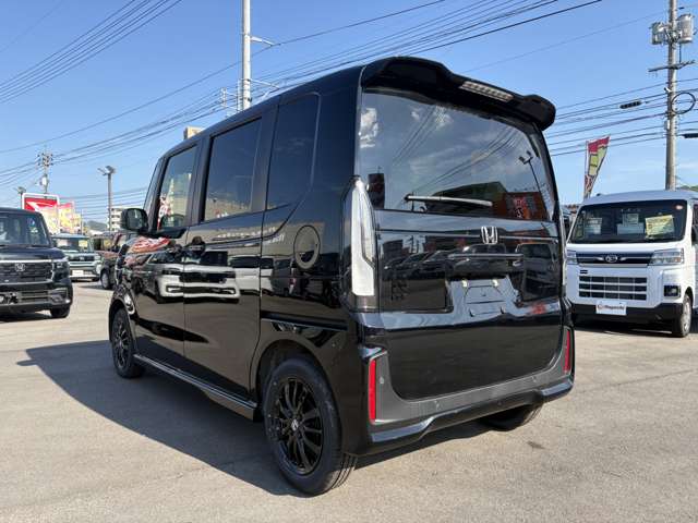 ホンダ Ｎ　ＢＯＸ カスタム ６６０ ブラック スタイル R8年 (中国) 99