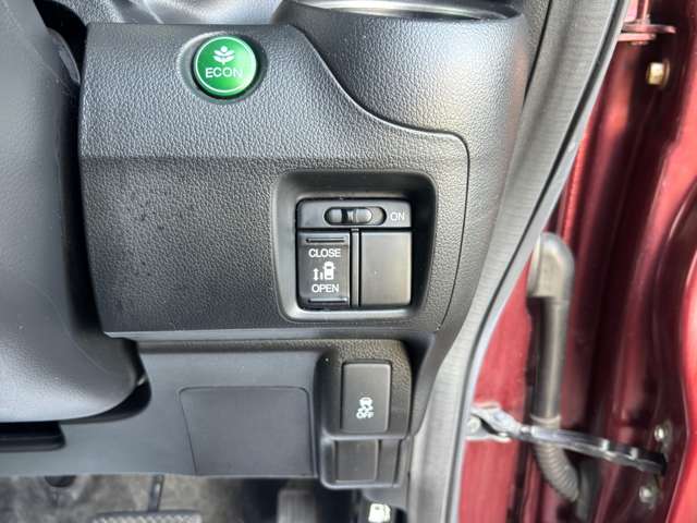 ホンダ Ｎ　ＢＯＸ ６６０ カスタムＧ Ｌパッケージ H25年 (九州・沖縄) 99
