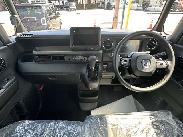 ホンダ Ｎ　ＢＯＸ カスタム ６６０ ターボ ブラック スタイル R8年 (東海) 99