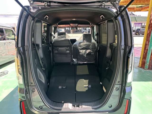 ホンダ Ｎ　ＢＯＸ カスタム ６６０ ターボ ブラック スタイル R8年 (東海) 99