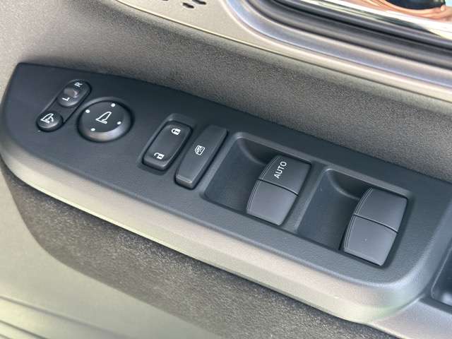 ホンダ Ｎ　ＢＯＸ カスタム ６６０ ターボ R8年 (東海) 99