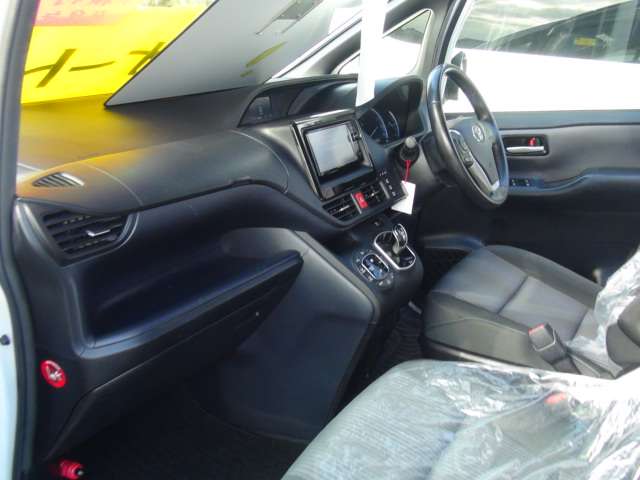 トヨタ ヴォクシー １．８ ハイブリッド ＺＳ H28年 () 99