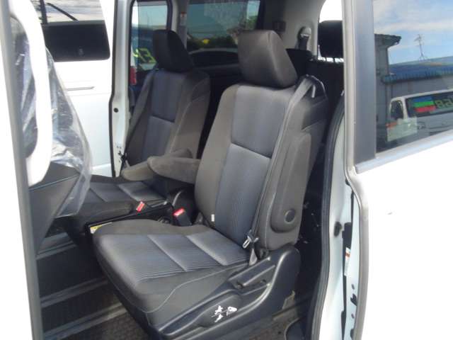 トヨタ ヴォクシー １．８ ハイブリッド ＺＳ H28年 () 99
