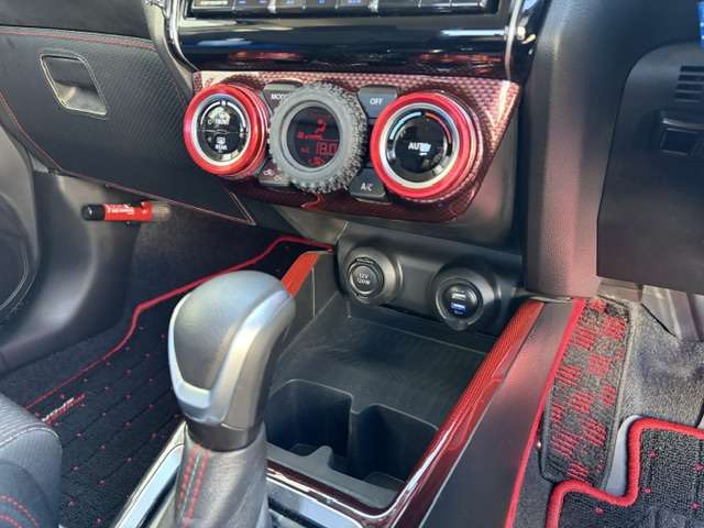 スズキ スイフト スポーツ １．４ R5年 (関東) 99