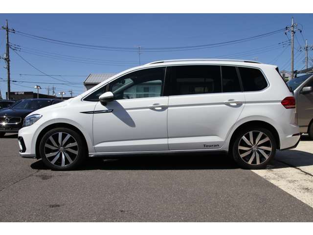 フォルクスワーゲン ゴルフトゥーラン ＴＳＩ　Ｒライン R1年 (関東) 99