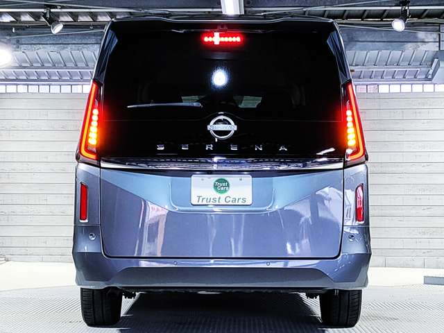 日産 セレナ ２．０ Ｘ R5年 (近畿) 99