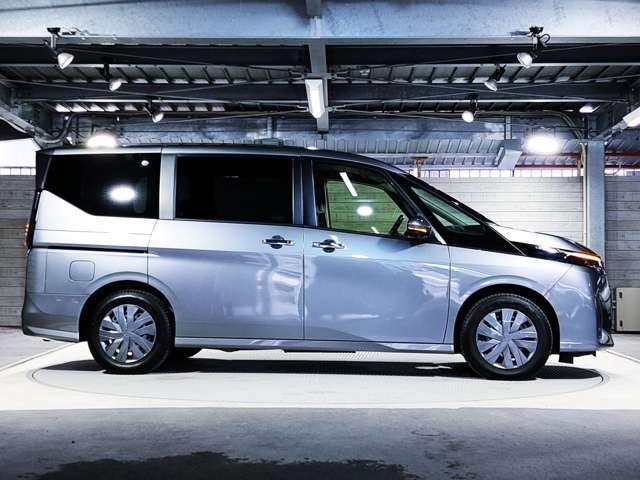 日産 セレナ ２．０ Ｘ R5年 (近畿) 99