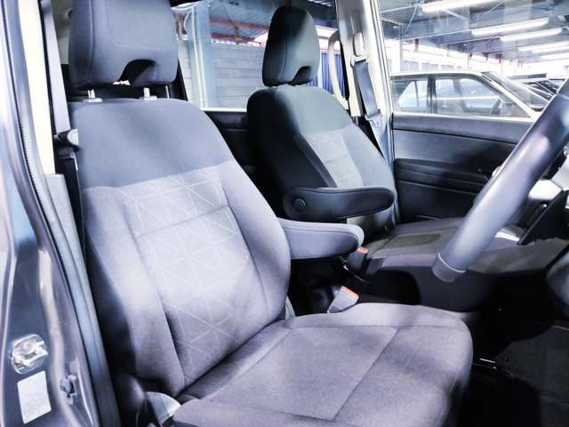 日産 セレナ ２．０ Ｘ R5年 (近畿) 99