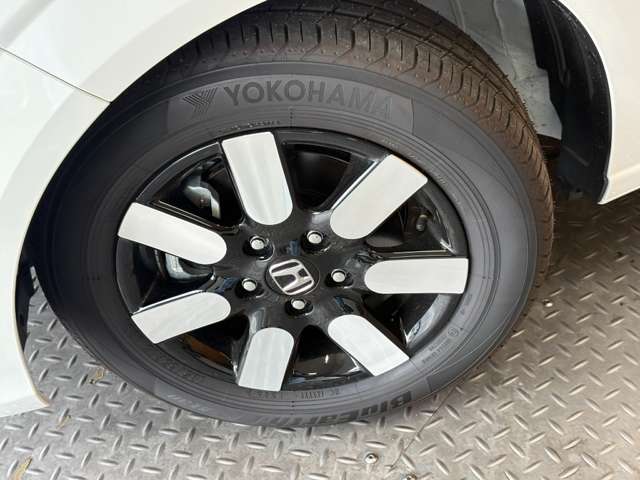 ホンダ フリード　ハイブリッド １．５ Ｅ：ＨＥＶ エアー ＥＸ R8年 (近畿) 99
