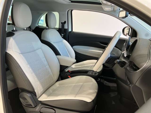 フィアット ５００ｅ アイコン R8年 (近畿) 99