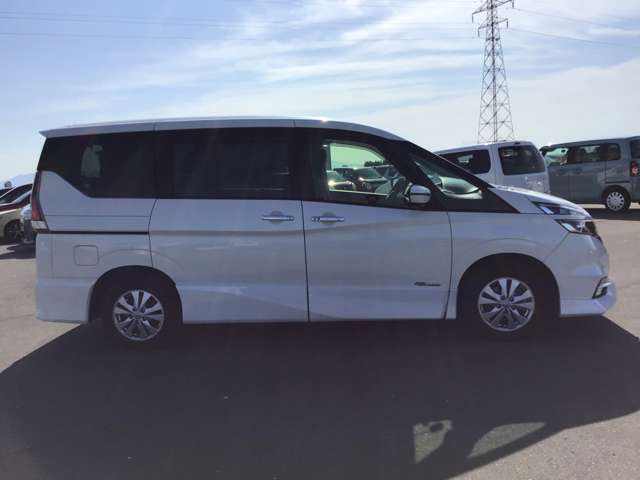 日産 セレナ ２．０ ハイウェイスター ４ＷＤ H28年 (東北) 99