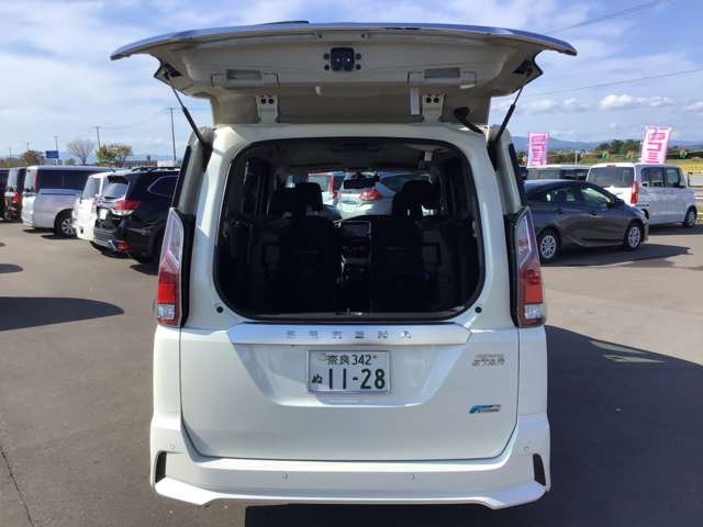 日産 セレナ ２．０ ハイウェイスター ４ＷＤ H28年 (東北) 99