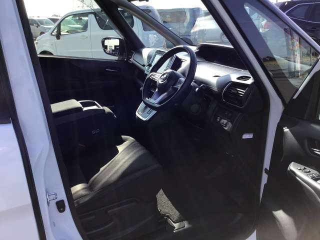 日産 セレナ ２．０ ハイウェイスター ４ＷＤ H28年 (東北) 99