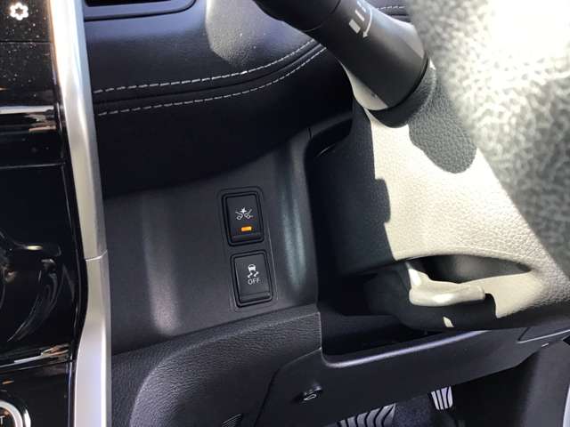日産 セレナ ２．０ ハイウェイスター ４ＷＤ H28年 (東北) 99