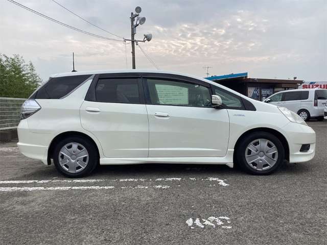 ホンダ フィット　シャトル　ハイブリッド １．３ スマートセレクション H24年 (四国) 99