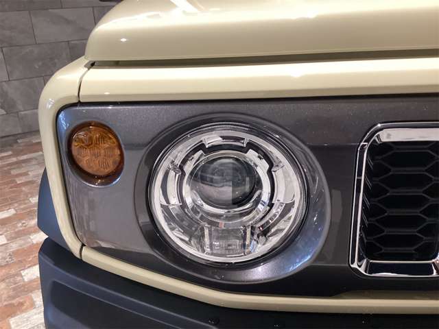 スズキ ジムニー　ノマド １．５ ＦＣ ４ＷＤ R8年 () 99