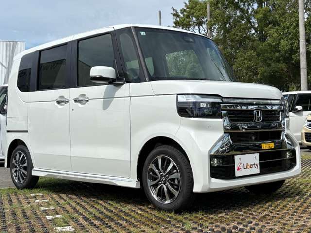 ホンダ Ｎ　ＢＯＸ カスタム ６６０ R8年 () 99